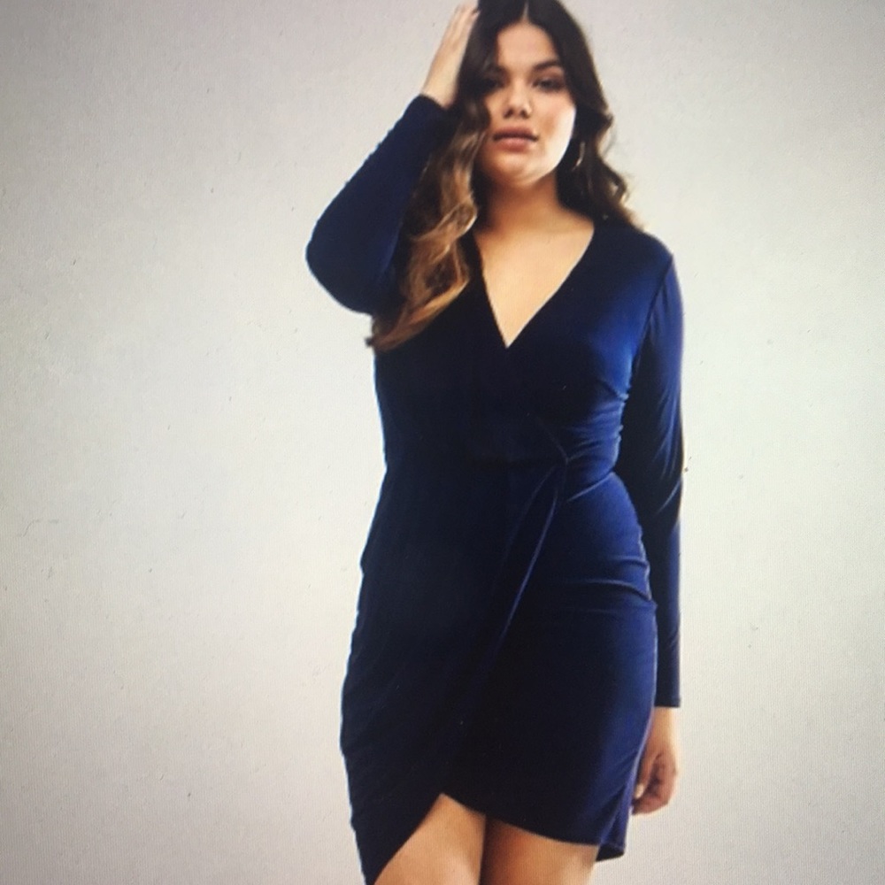 Slinky, Long-Sleeved Navy Dress - Tags attached!